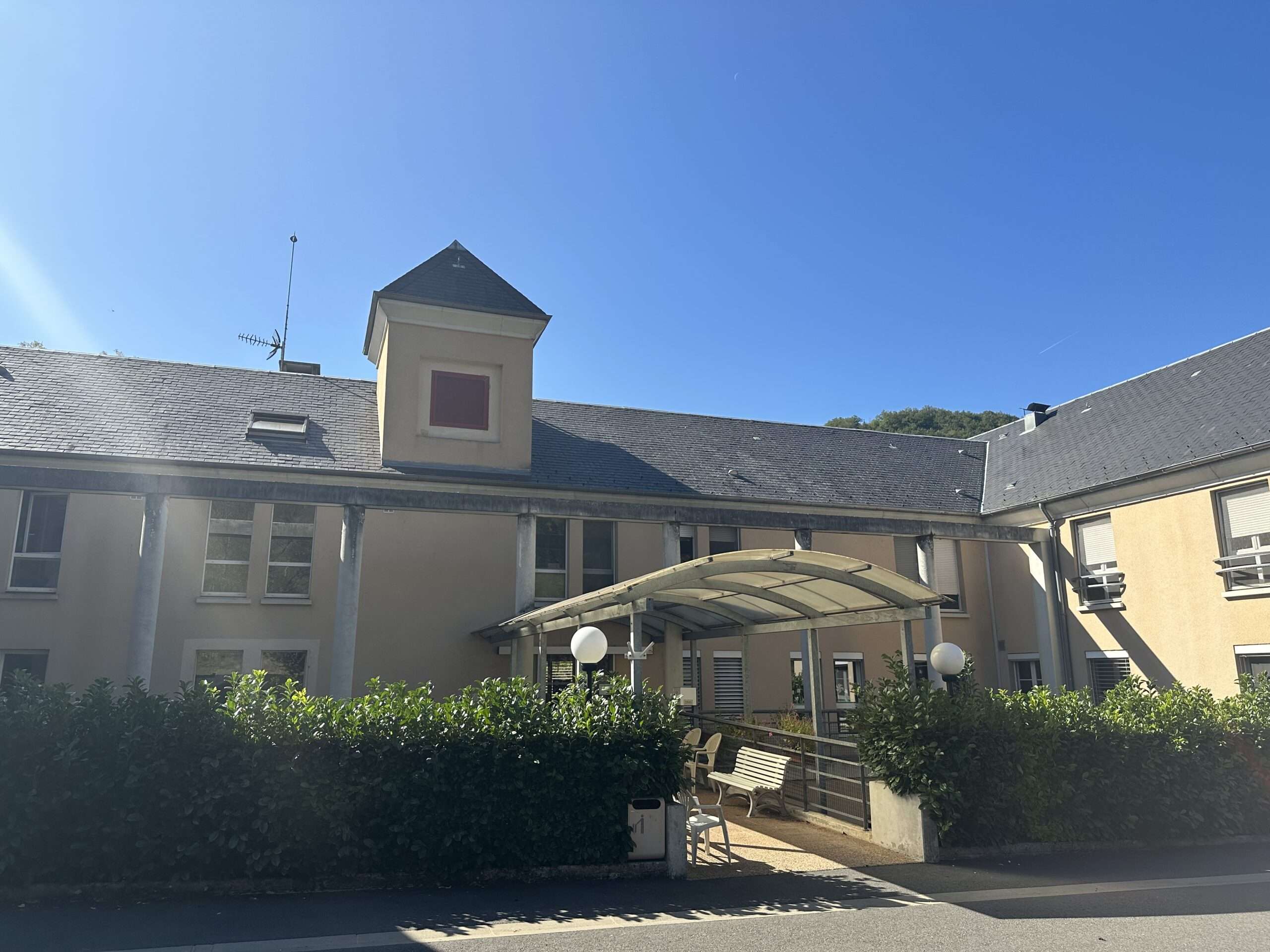 Façade de l'hôpital